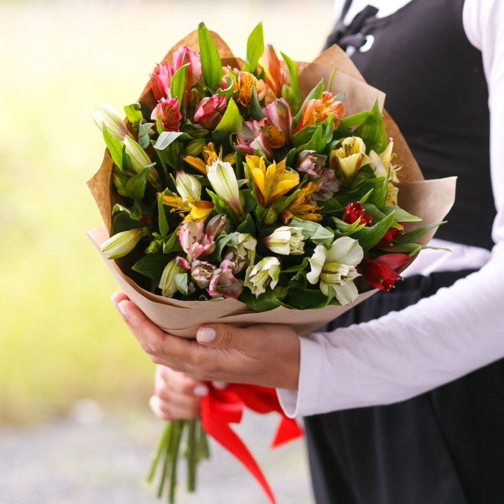 Bouquet Альстромерия в крафте