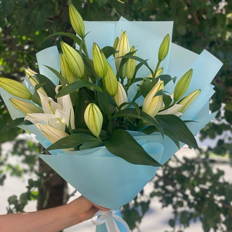 Bouquet Июльское небо (голландская лилия)