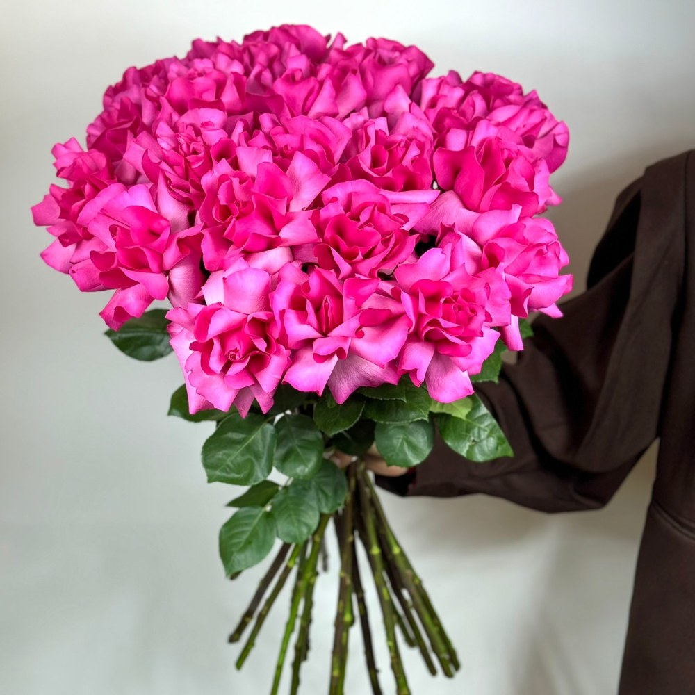 

25 розовых французских роз